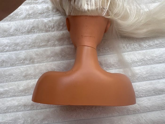 Barbie 1999 Blonde Hair Blue Eyes Doll Styling Head Mattel approx. 20 cm. Used Please see photos