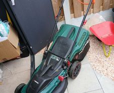 Electric lawnmower