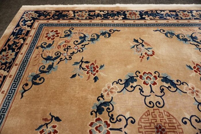 Aubusson Rug China 266 x 263 cm ( ArtDSq)
