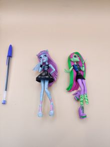 Monster High RBA Magazine Figure Bundle