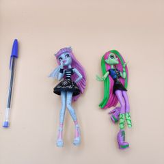 Monster High RBA Magazine Figure Bundle