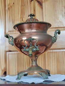 Impressive early Victorian copper and brass samovar by J.S. Pyrke and Sons, London Circa 1840.