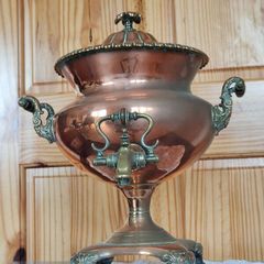 Impressive early Victorian copper and brass samovar by J.S. Pyrke and Sons, London Circa 1840.