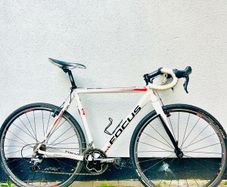 Gravel race bike