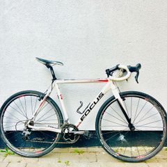 Gravel race bike