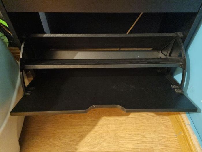 Shoe cabinet