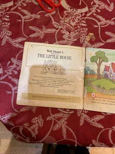 Vintage childrens book Walt Disney 'The Little House'