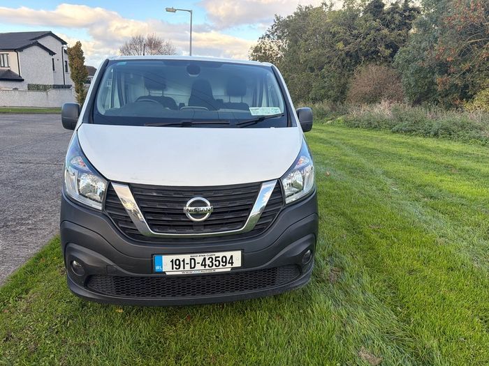nissan nv300 - no vat - top spec