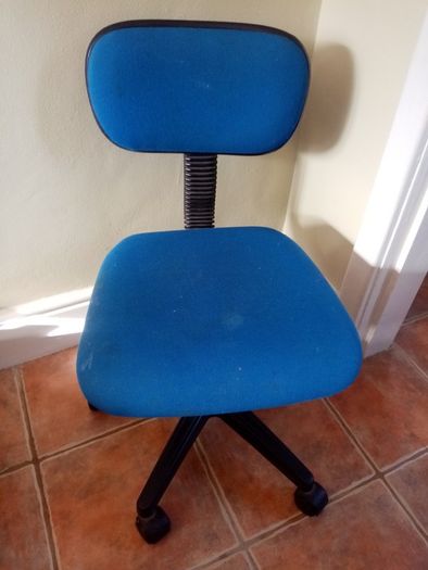 Kids study chair