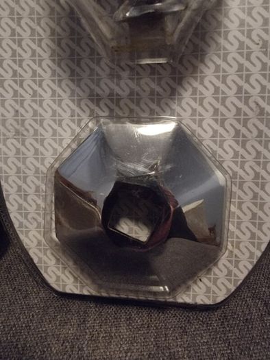Sandleford Octagonal Centre Door Knob  Satin Chrome 77mm Base New X2