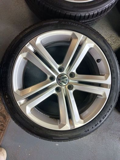 18 VW Passat/Golf Mallory alloys and tyres
