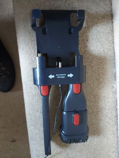 Smoture Cordless Vacuum Cleaner, model VAC02, in excellent condition, great suction, plus charger and accessories