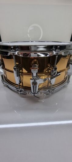 Ludwig Smooth Bronze Vintage Monroe Badge 14 x 6.5 Snare Drum