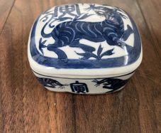 Chinese Ceramic Trinket Box