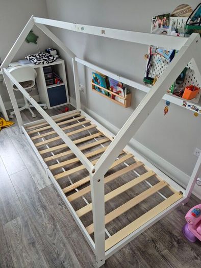 Montessori kids bed