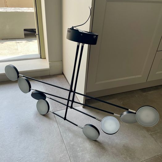 Feature LED 8 Spotlight Ceiling Lamp