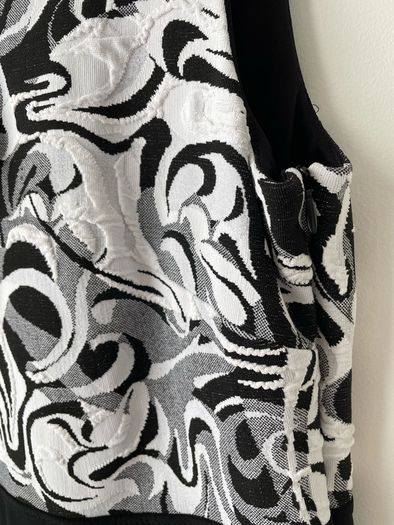 Tia dress black & white dress size 16 New with tags