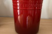 Le Creuset Storage Jar (Very Large with Sealed Lid) RED