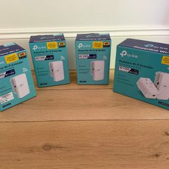 TP-Link TL-WPA7617 AV1000 AC1200 Powerline Wi-Fi Kit + 3 Extenders