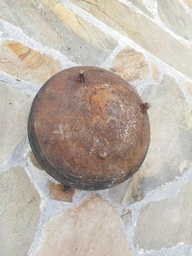Antique gauldron