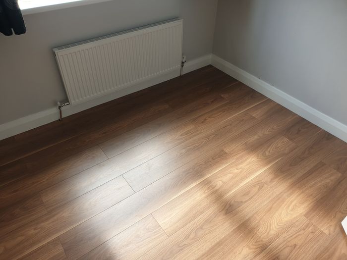 Laminate flooring service
