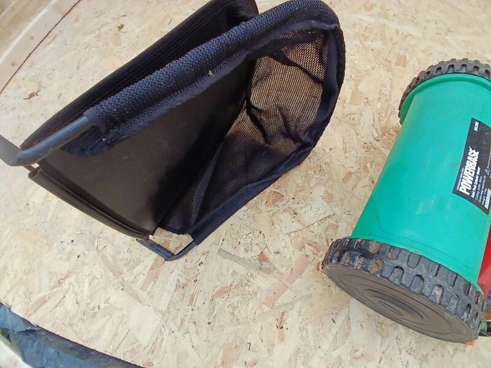 Hand push cylinder mower