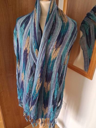 Beautiful Textured Scarf/Shawl from Accessorize New