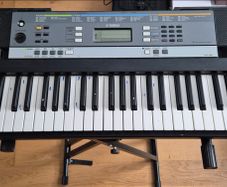 Yamaha YPT-240 Keyboard