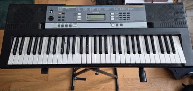 Yamaha YPT-240 Keyboard