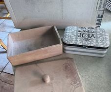 2 Different itmes--1- small travel jewelry case or organizer 12.00 euro. 2-trinklet stone box with lid and nop or could be butter dish,15.00 euro.