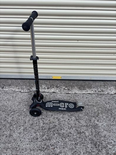 Maxi Micro Deluxe Scooter