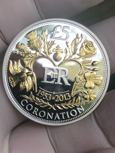 2013 Guernsey 5 Pounds- Coronation   500 MINTED ONLY