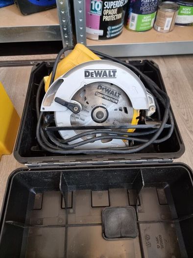 Dewalt Circular Saw and Transformer