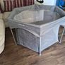 Play pen Image 3