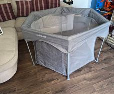 Play pen
