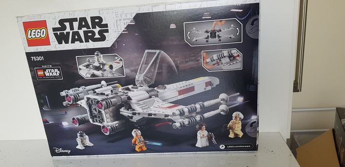 LEGO Star Wars Luke Skywalker's X-Wing 75301 - New and Never Oponed