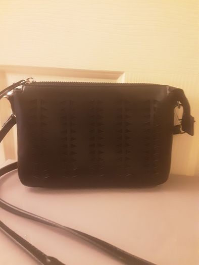 Crossover 'Parofie' Bag .. Colour: Black