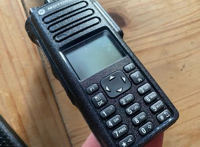 Motorola DP4800e UHF Radio Walkie Talkie