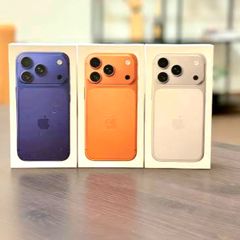 iphone 17 Pro Max 256GB (ORANGE/BLUE /SILVER COLOUR )IRISH STOCK/EU Unlocked Brand New Sealed 1 year Apple Warranty Free Phone Cover / Screen Protector RECEIPT