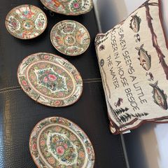 Chinese Famille Rose Medallion porcelain plates / dishes