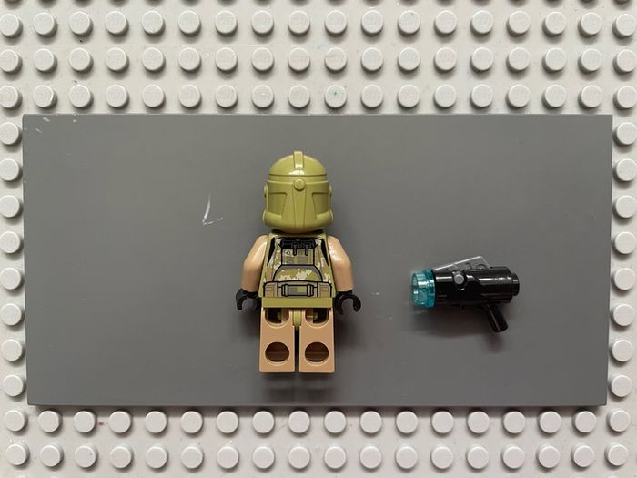 lego Star Wars sw0519 Clone Trooper, 41st Elite Corps (Phase 2) minifigure- Kashyyyk Camouflage, Scowl