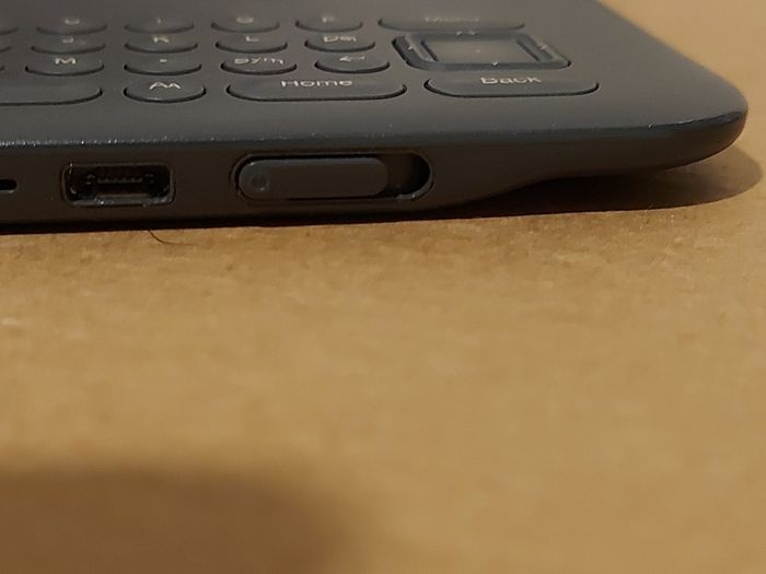 Amazon Kindle, Model No. D00901, Needs new Battery I think, not coming on