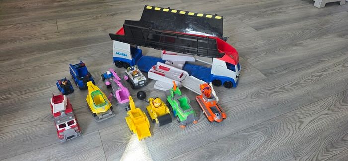 paw patrol vehicles and couple of figures
