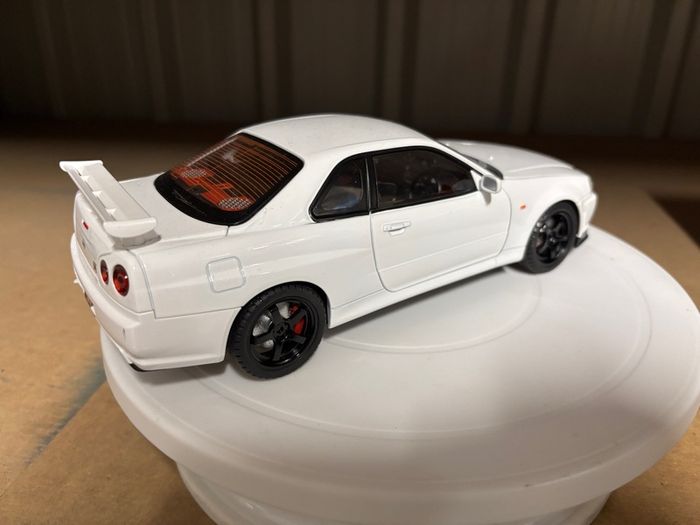 Nissan Skyline GTR R32 R34 1:18