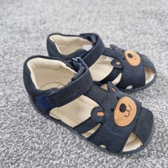 Leather kids sandals size EU 22