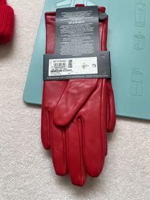 Soft leather gloves  Size Small