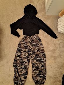 Girls 8-9 Military camouflage crop hoodie outfit