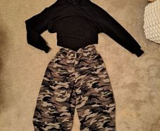 Girls 8-9 Military camouflage crop hoodie outfit