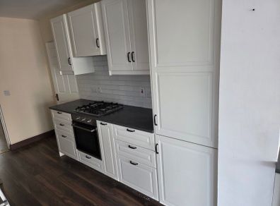 IKEA Kitchen in excellent condition with all appliances