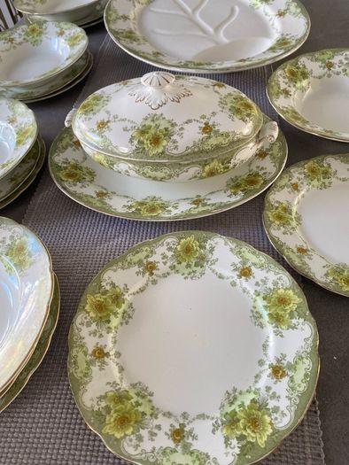 Antique Dinner Service Bishop &; Stonier Tableware